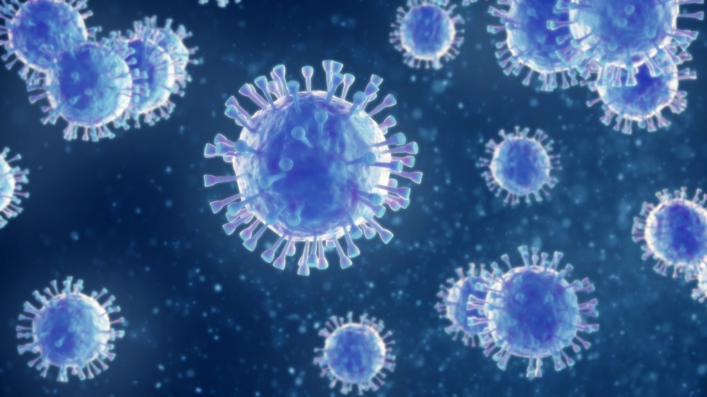 notícia: Após relaxamento, prefeitura anuncia novas medidas de combate ao coronavírus em Curitiba. #pratodosverem: na foto, moléculas que simbolizam o coronavírus. Cores na foto: azul e branco.